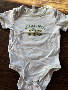 John Deere White & Light Green Infant One-Piece Bodysuit with Logo